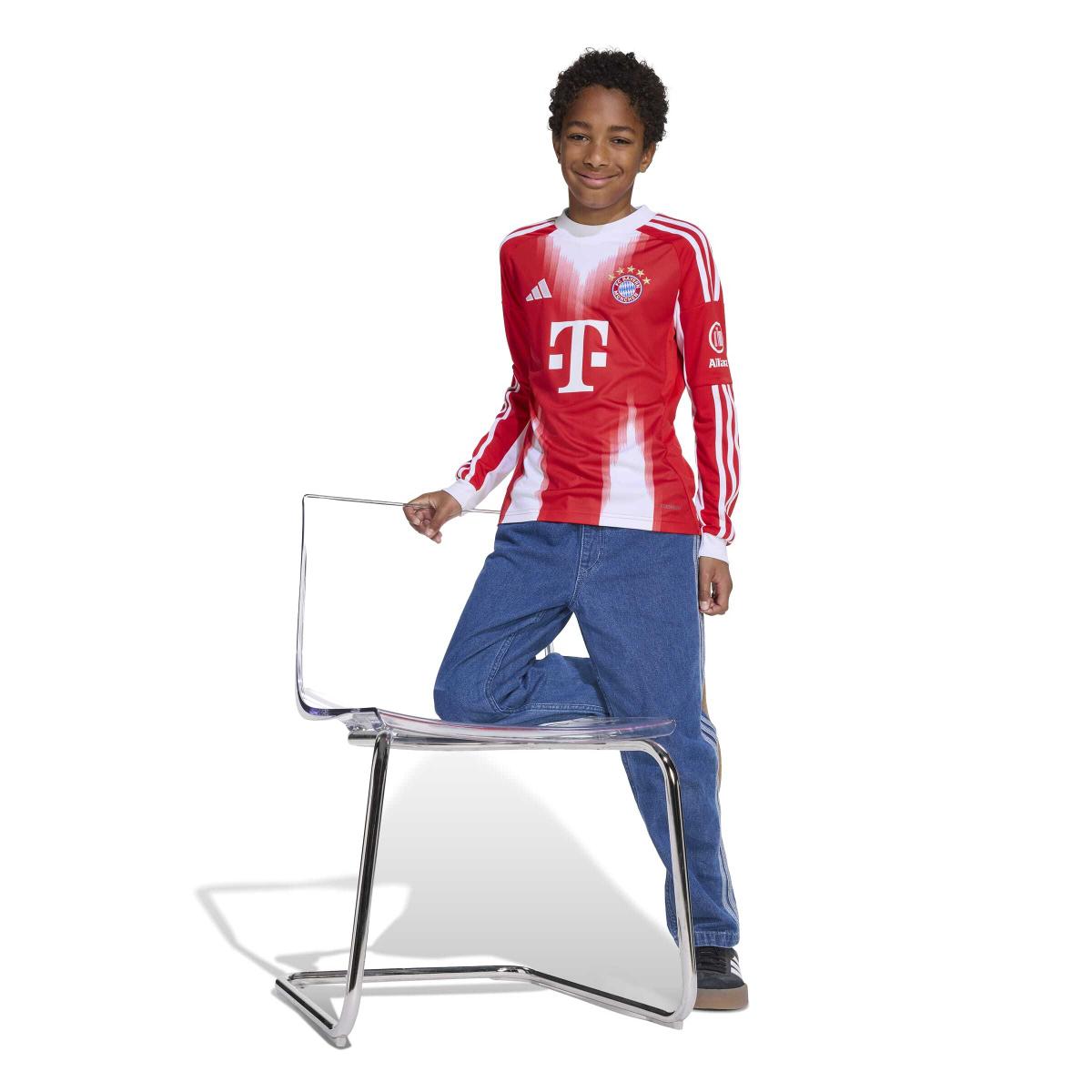 product/a/d/adidas_jp3687_5_apparel_on_model_walking_view_white.jpg