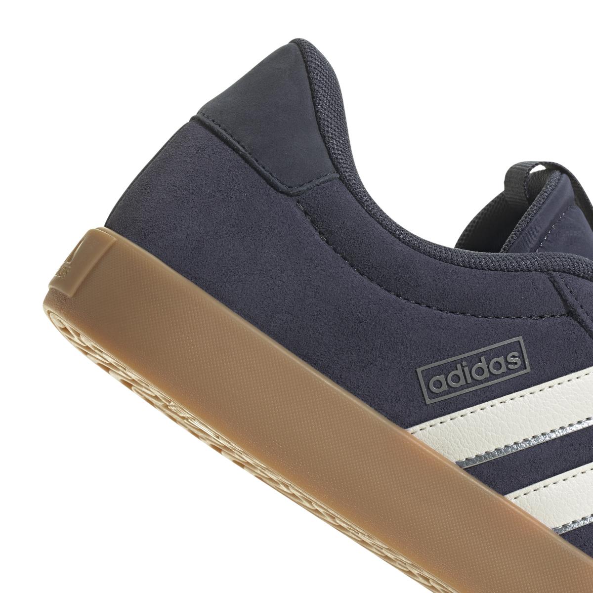 product/a/d/adidas_jp5289_8_footwear_photography_detail_view_1_white-nw091625.jpg