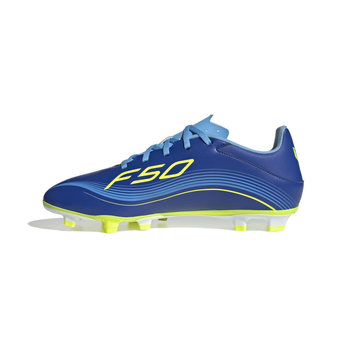 product/a/d/adidas_jp7444_4_footwear_photography_side_medial_center_view_white.jpg