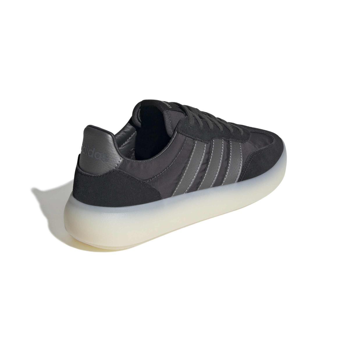product/a/d/adidas_jp9671_7_footwear_photography_back_lateral_top_view_white-nw091625.jpg