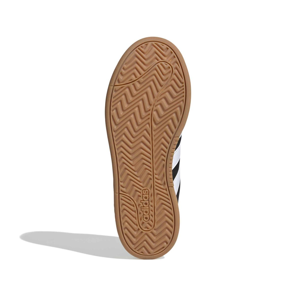 product/a/d/adidas_jp9771_4_footwear_photography_bottom_view_white-nw091625.jpg