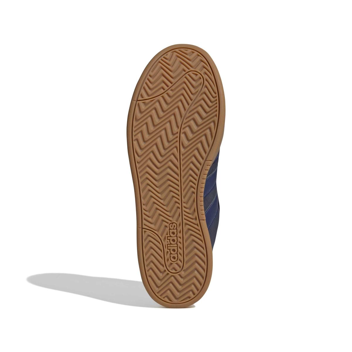 product/a/d/adidas_jq3008_4_footwear_photography_bottom_view_white-nw091625.jpg