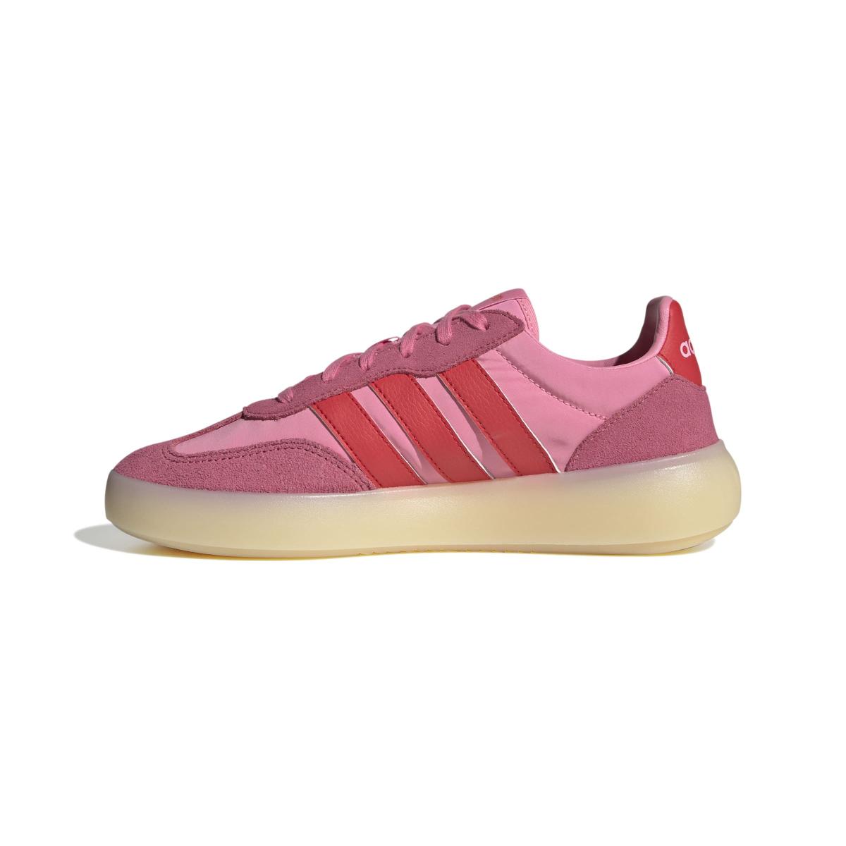 product/a/d/adidas_jr1217_5_footwear_photography_side_medial_center_view_white-nw091625.jpg
