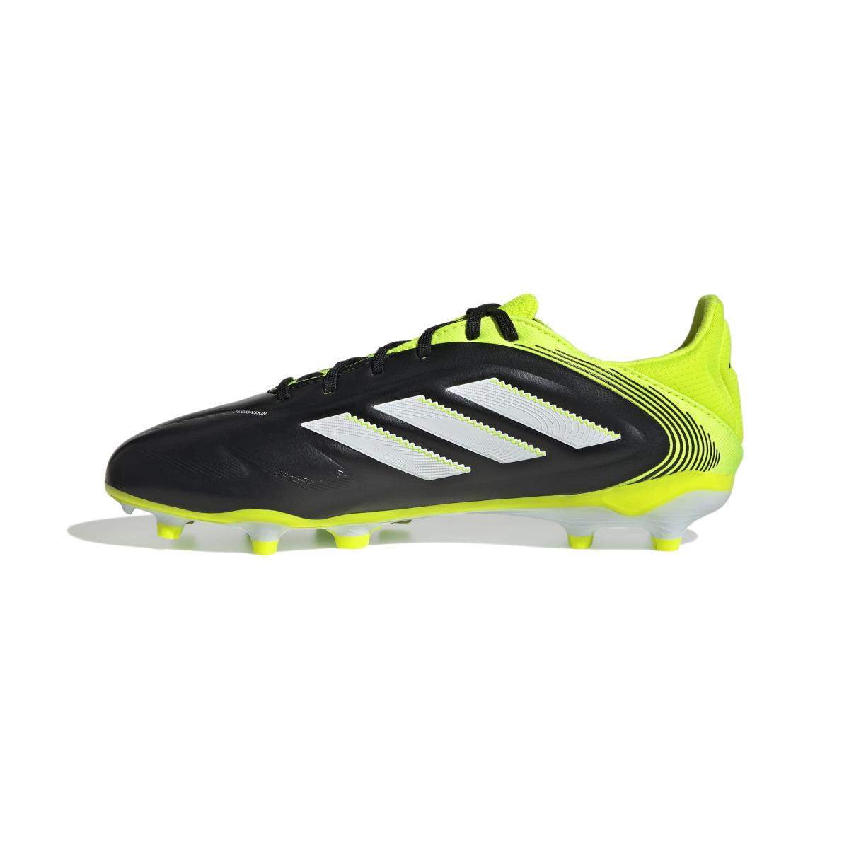 product/a/d/adidas_jr2850_4_footwear_photography_side_medial_center_view_white-nw091625.jpg