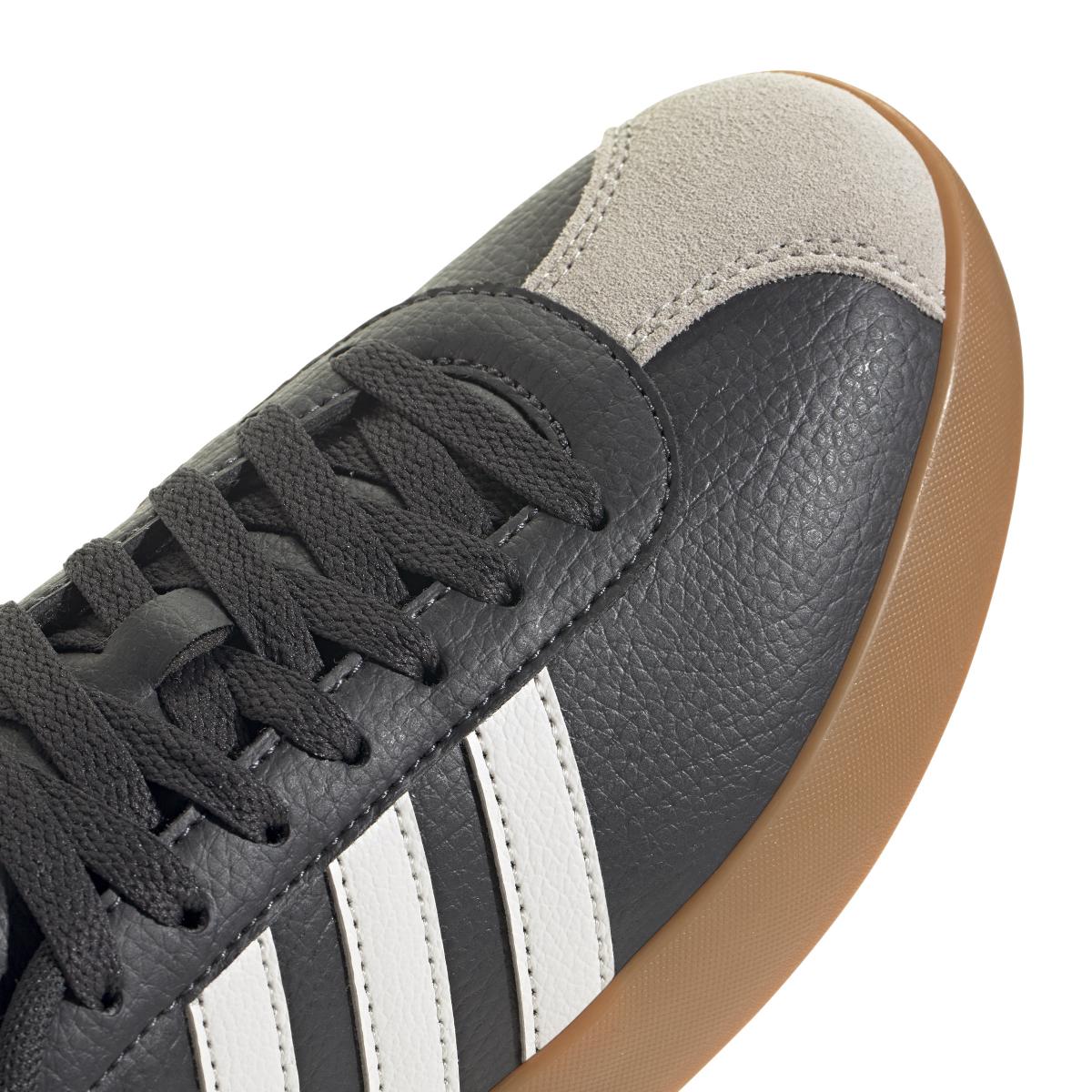 product/a/d/adidas_js0504_8_footwear_photography_detail_view_1_white-nw091725.jpg