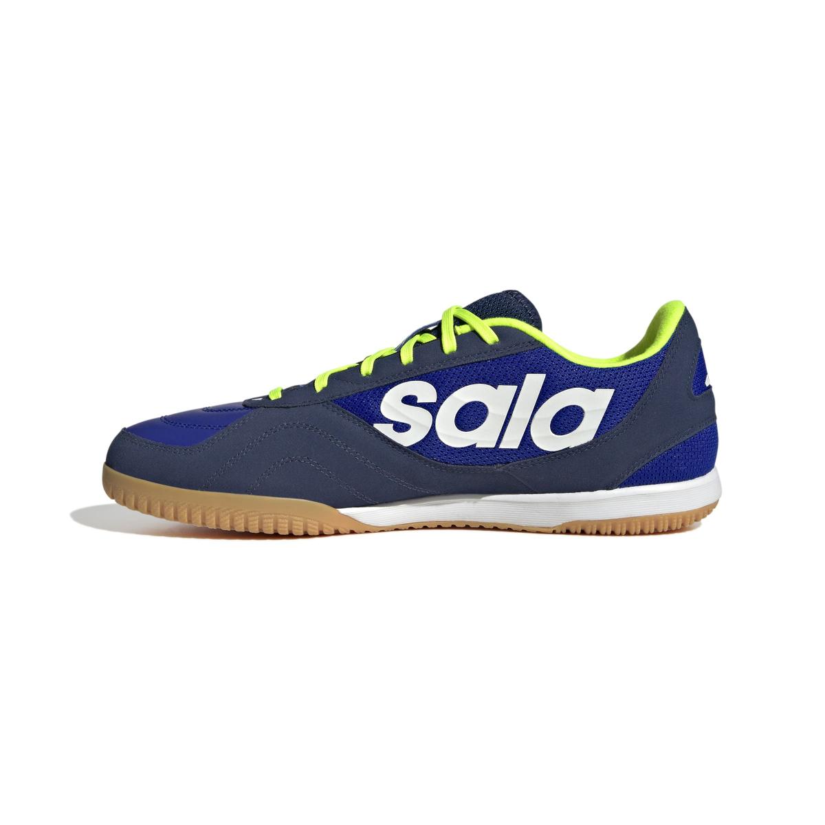 product/a/d/adidas_js0653_4_footwear_photography_side_medial_center_view_white-nw091725.jpg