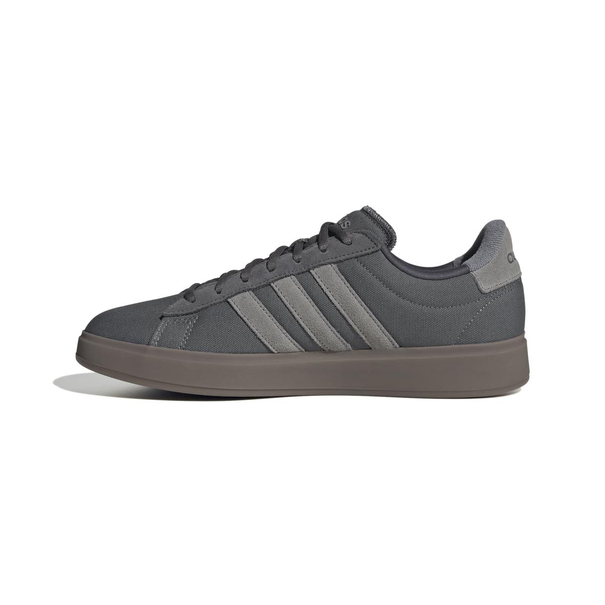 product/a/d/adidas_js1702_5_footwear_photography_side_medial_center_view_white-nw091725.jpg