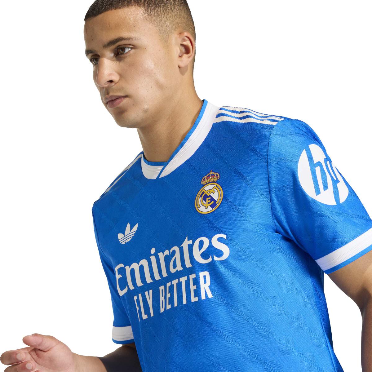 product/a/d/adidas_jv5839_7_apparel_on_model_detail_view_1_white.jpg
