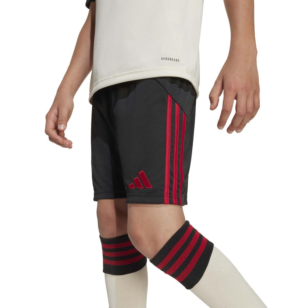 product/a/d/adidas_jv6461_5_apparel_on_model_detail_view_1_white.jpg
