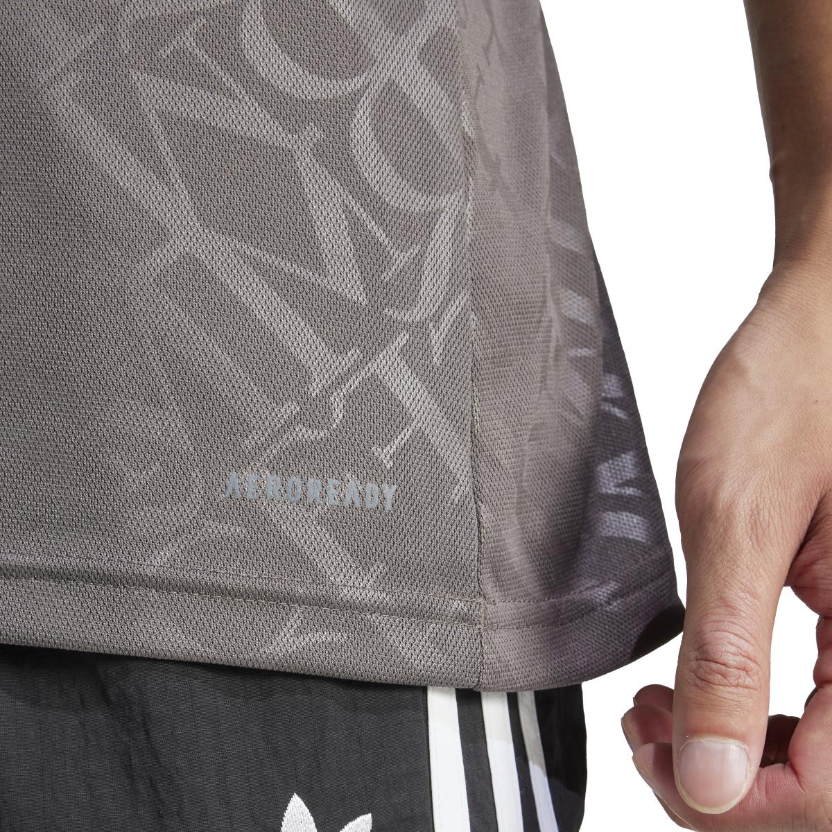 product/a/d/adidas_jx2119_8_apparel_on_model_detail_view_2_white-nw111924.jpg