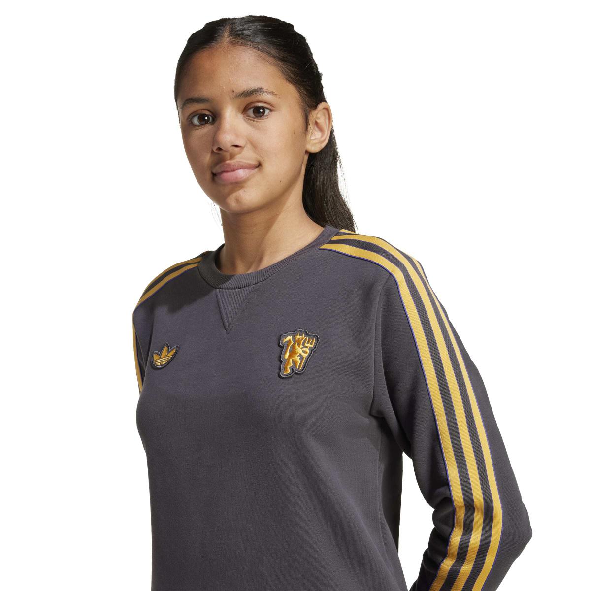 product/a/d/adidas_jy1080_5_apparel_on_model_detail_view_1_white.jpg