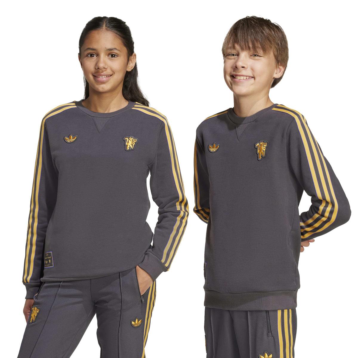 product/a/d/adidas_jy1080_8_apparel_on_model_standard_unisex_pair_shot_white.jpg