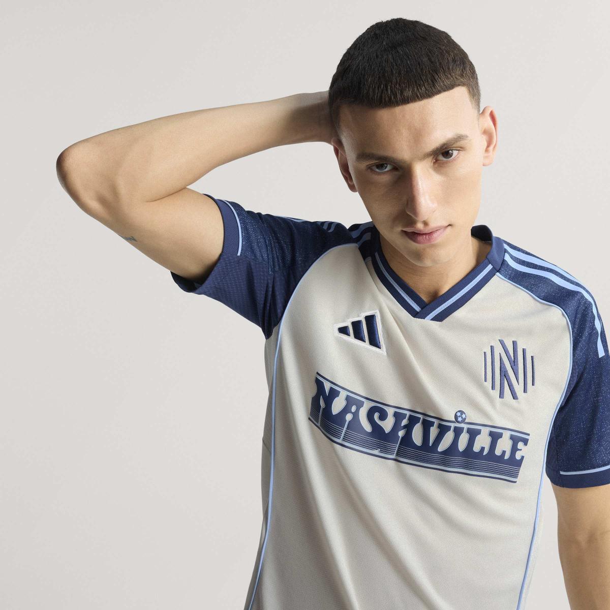 product/a/d/adidas_kc1247_cwhite_15.jpg