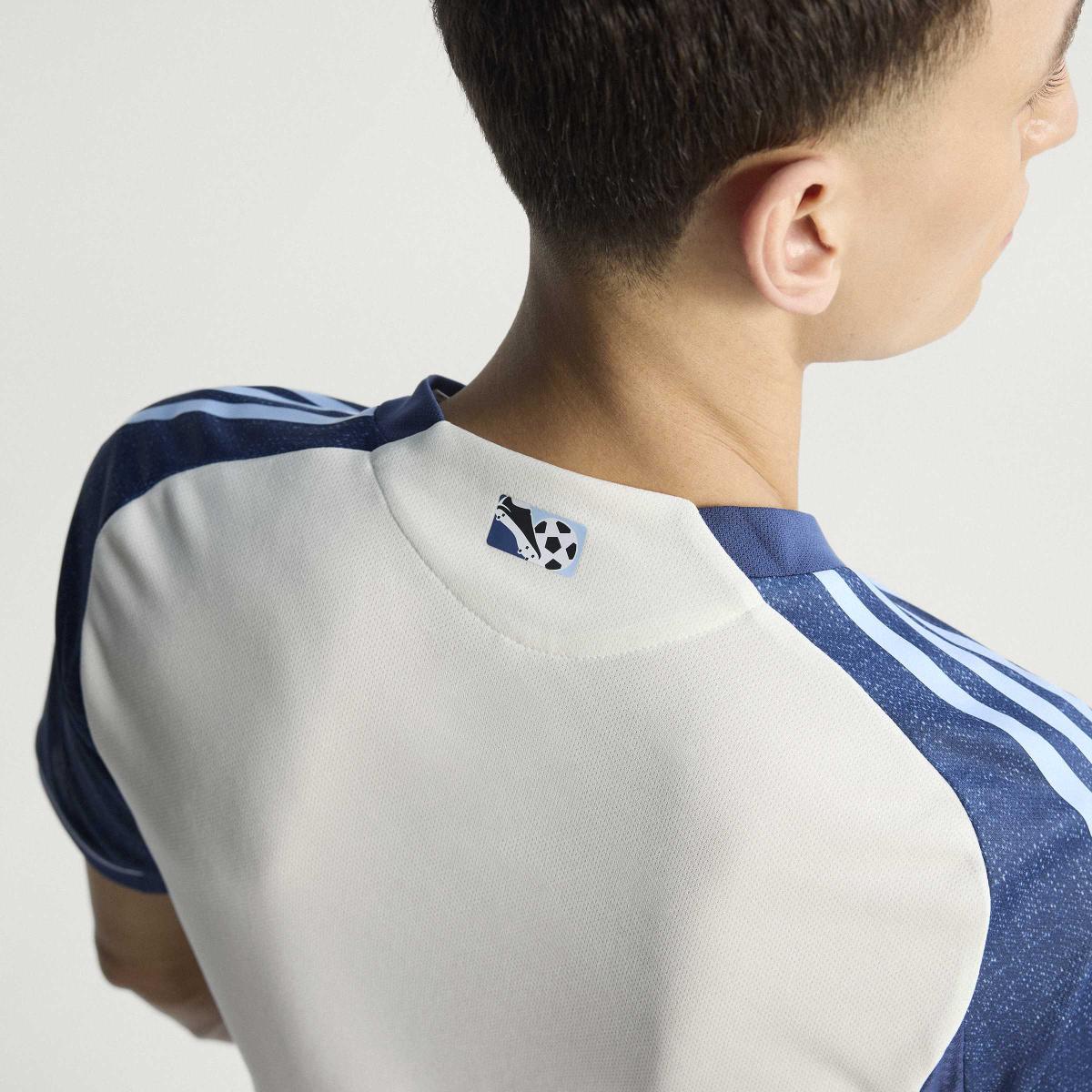 product/a/d/adidas_kc1247_cwhite_16.jpg