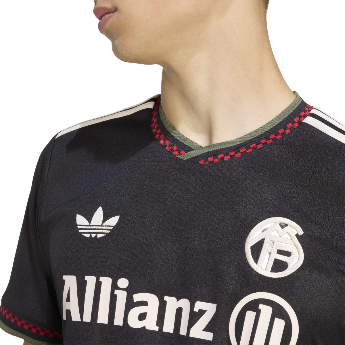 product/a/d/adidas_ke6794_6_apparel_on_model_detail_view_1_white.jpg
