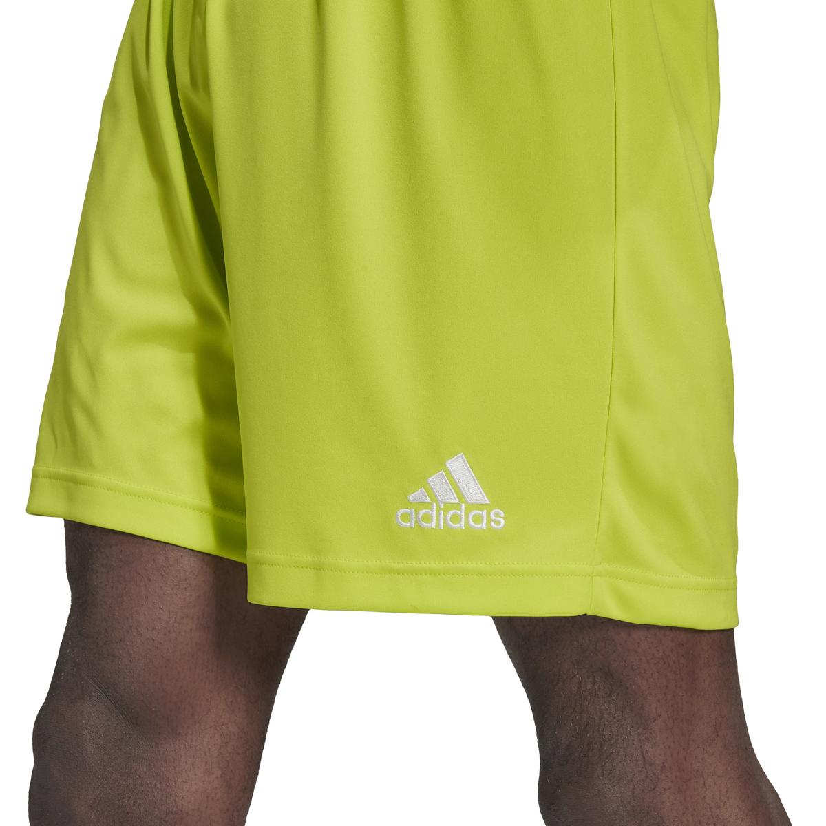 product/h/c/hc5061_app_on-model_detail-2_white_1645115828.jpg