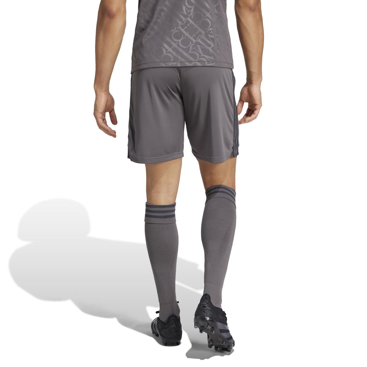 product/i/y/iy1762_5_apparel_on_model_back_view_white.jpg