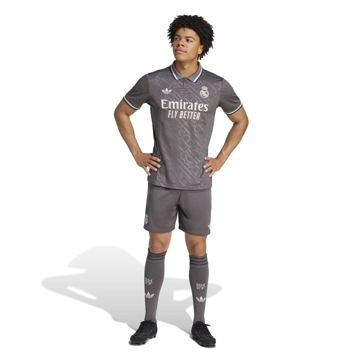 product/i/y/iy1762_7_apparel_on_model_standard_outfit_view_white.jpg