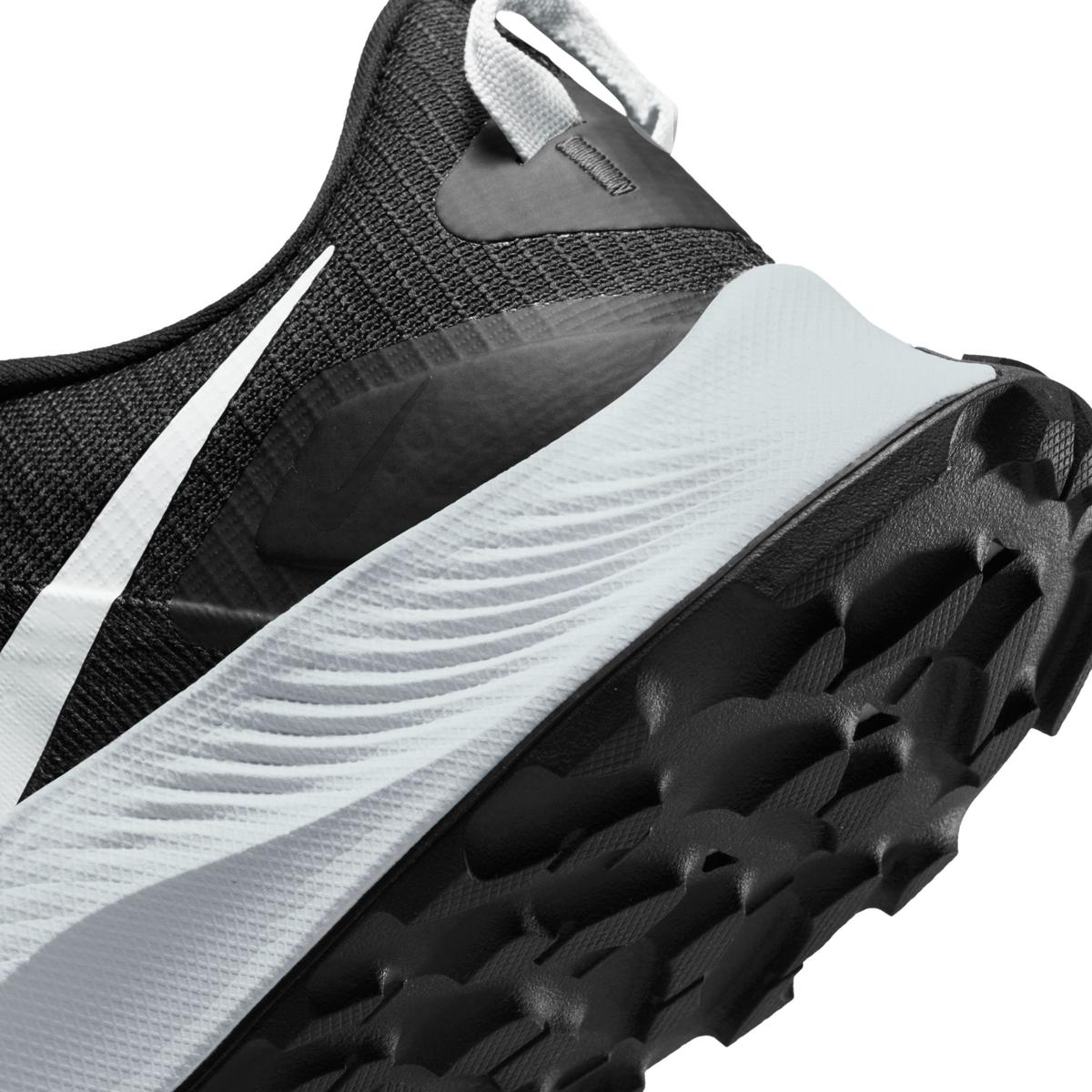 product/n/i/nike_da8697-001_8000.jpg