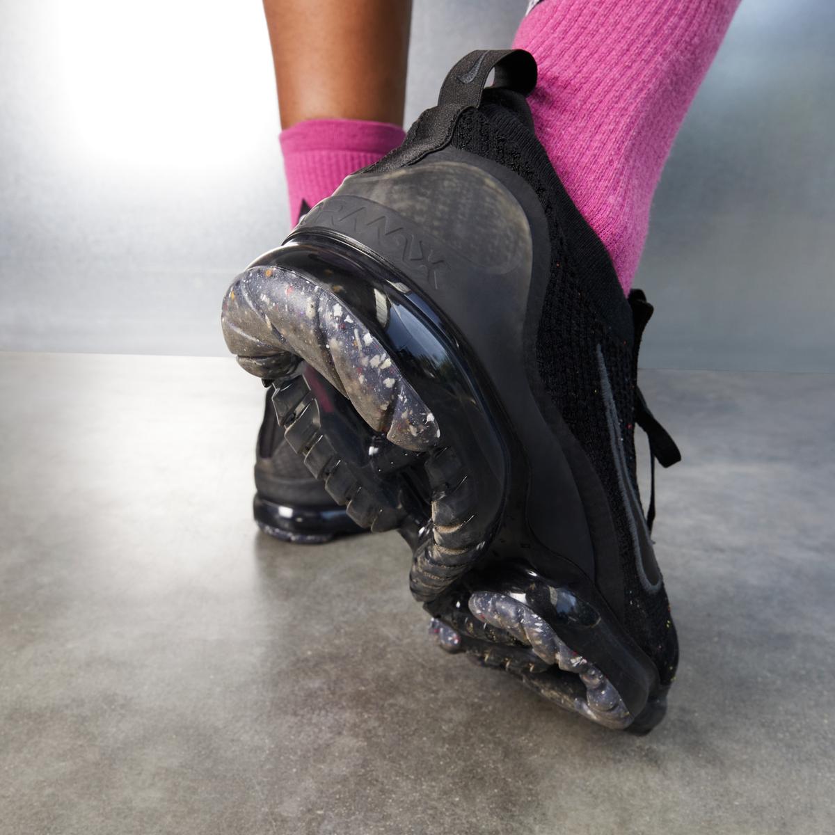 product/n/i/nike_dh4084-001-phsym001.jpg
