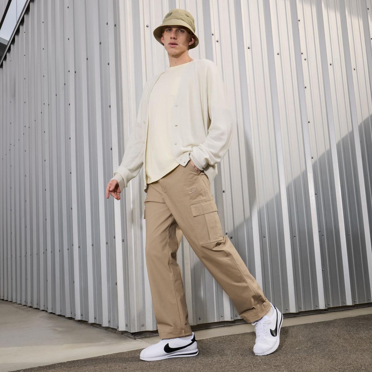 product/n/i/nike_dm4044-105-phsym001-ss25.jpg