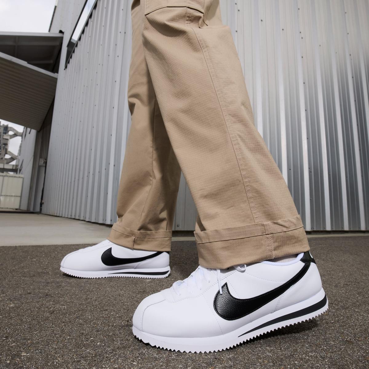 product/n/i/nike_dm4044-105-phsym002-ss25.jpg
