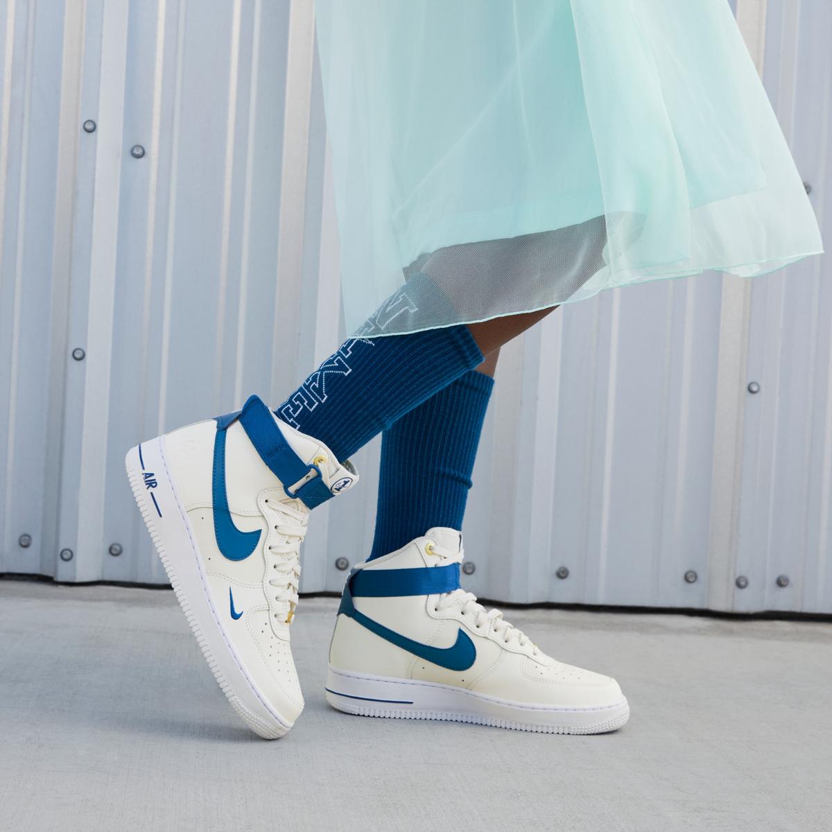product/n/i/nike_dq7584-100-phsym001.jpg