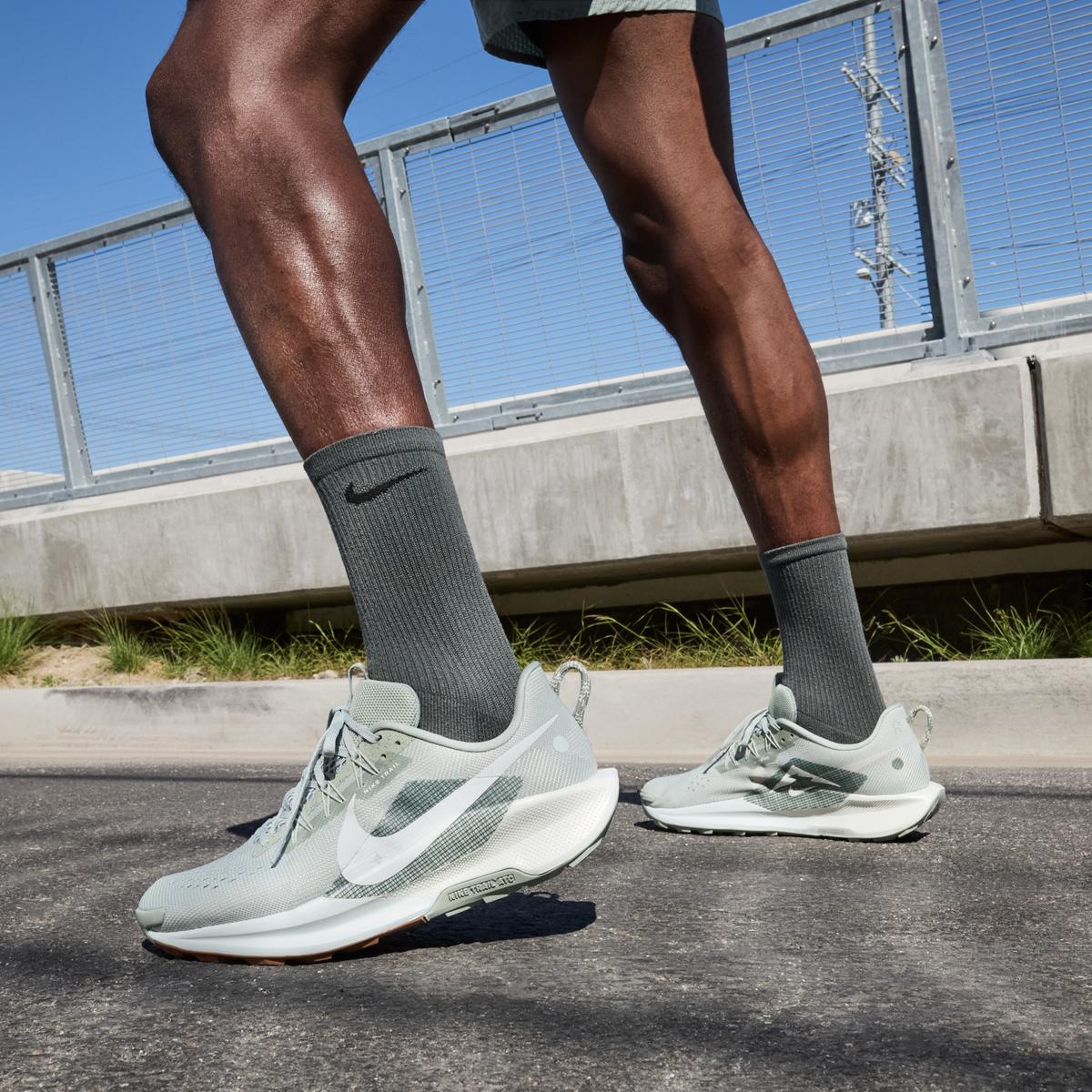 product/n/i/nike_dv3864-304-phsym001.jpg
