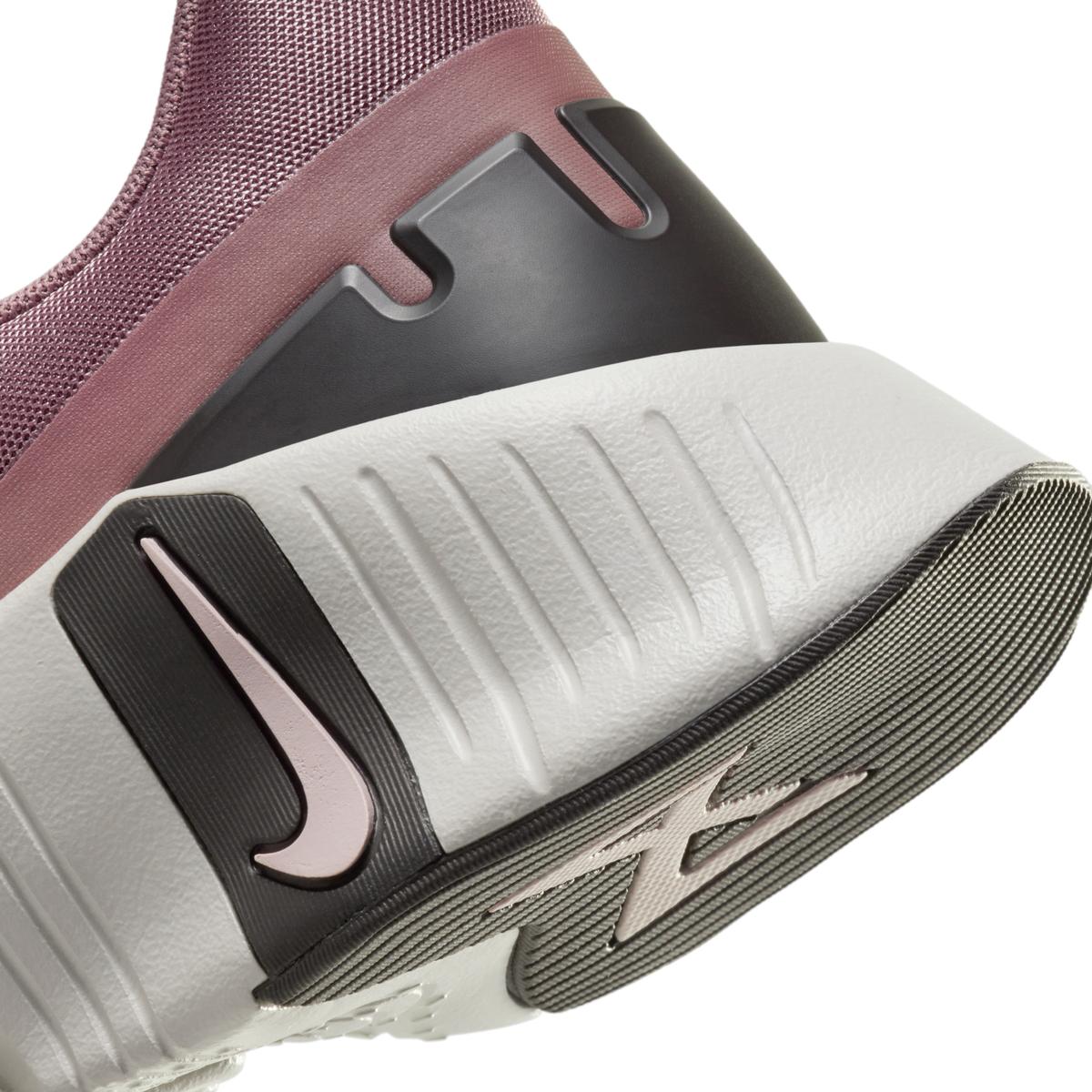 product/n/i/nike_dv3950-201-phsyd002.jpg