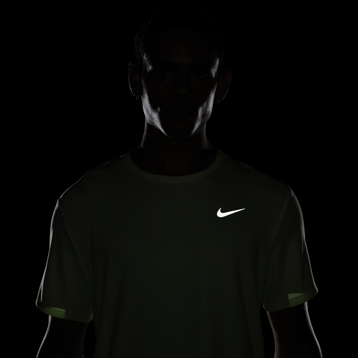 product/n/i/nike_dv9315-701_barely-volt-reflective-silv_3.jpg
