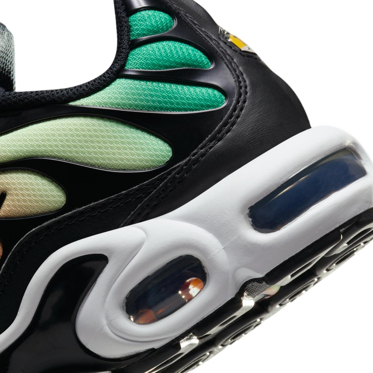 product/n/i/nike_dz3670-001-phsyd002.jpg