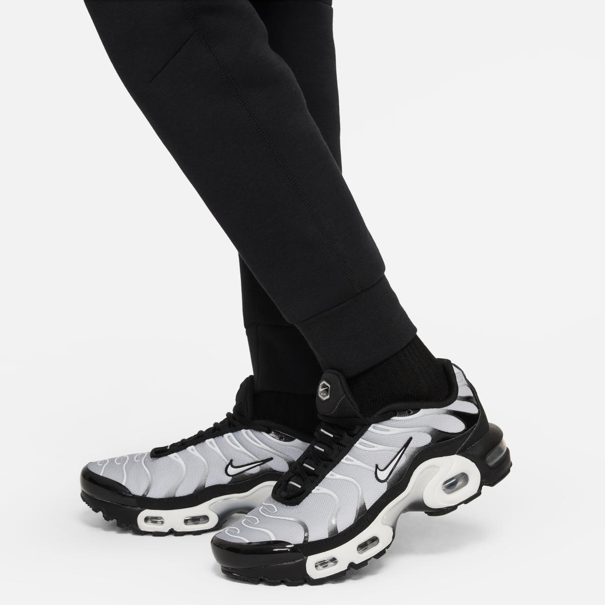 product/n/i/nike_fd3287-010-phsym004.jpg