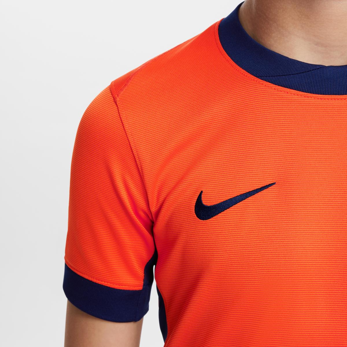 product/n/i/nike_fj4372-819-phsym003.jpg