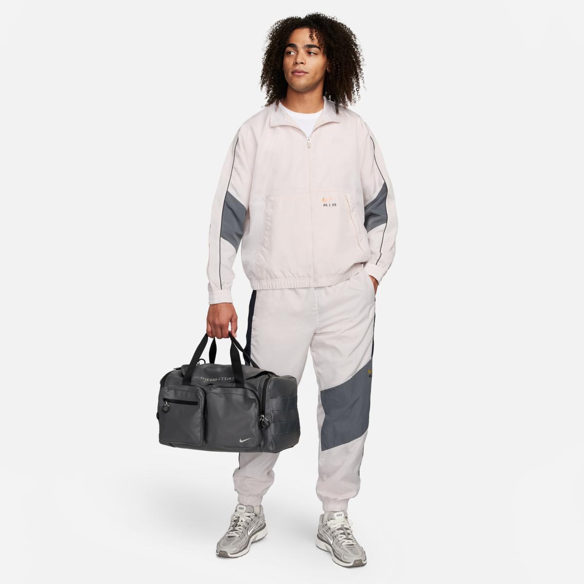 product/n/i/nike_fn7687-104-phsym004.jpg
