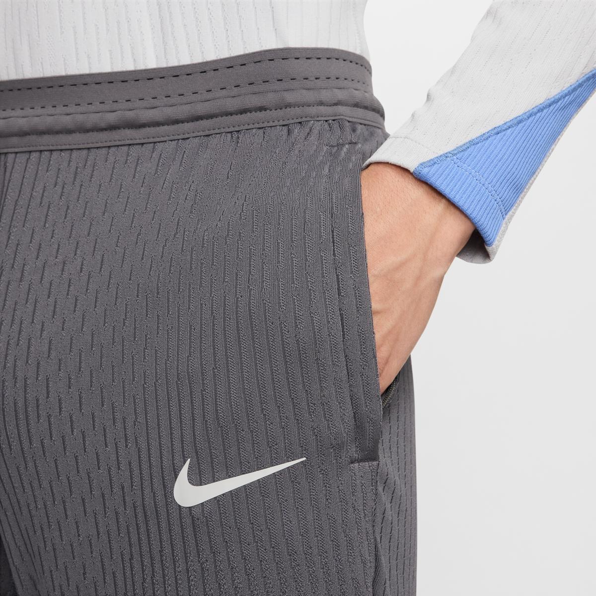product/n/i/nike_fn9311-021-phsym002.jpg