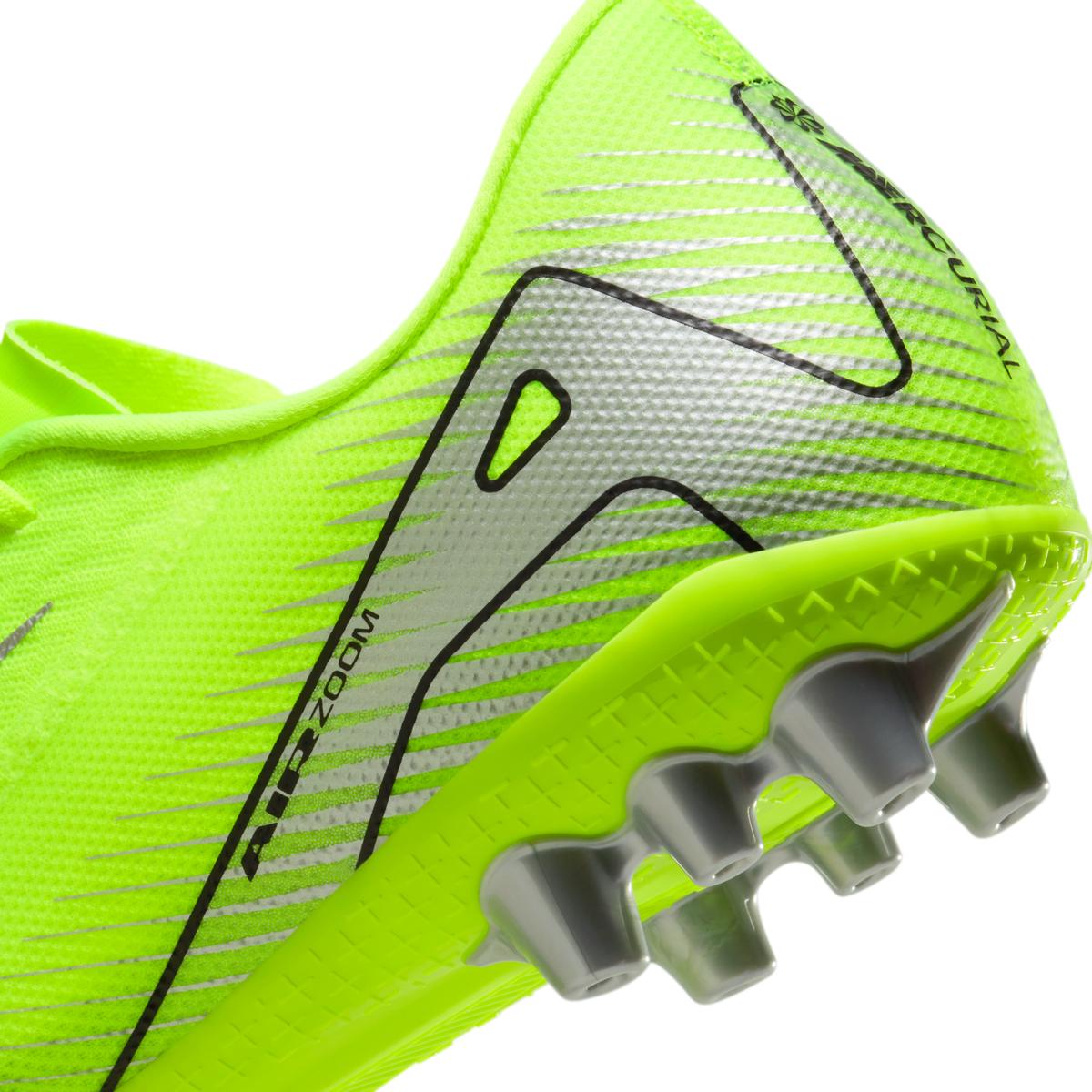 product/n/i/nike_fq8364-700-phsyd002.jpg