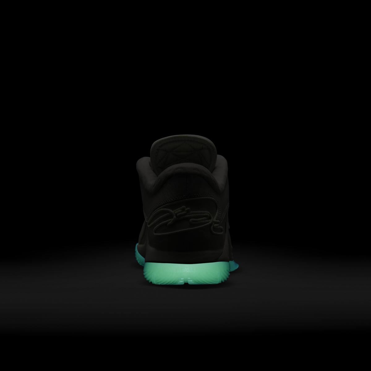 product/n/i/nike_fz1094-002_light-bone-vapor-green-soft-pearl_13.jpg