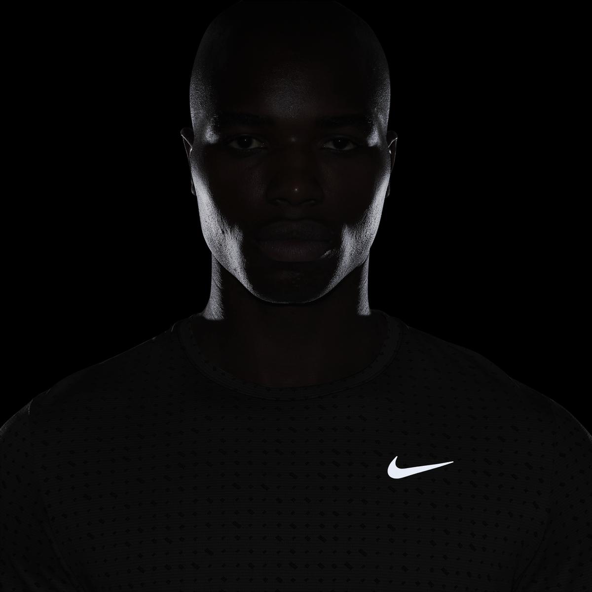 product/n/i/nike_hj4181-010_black-reflective-silv_9.jpg