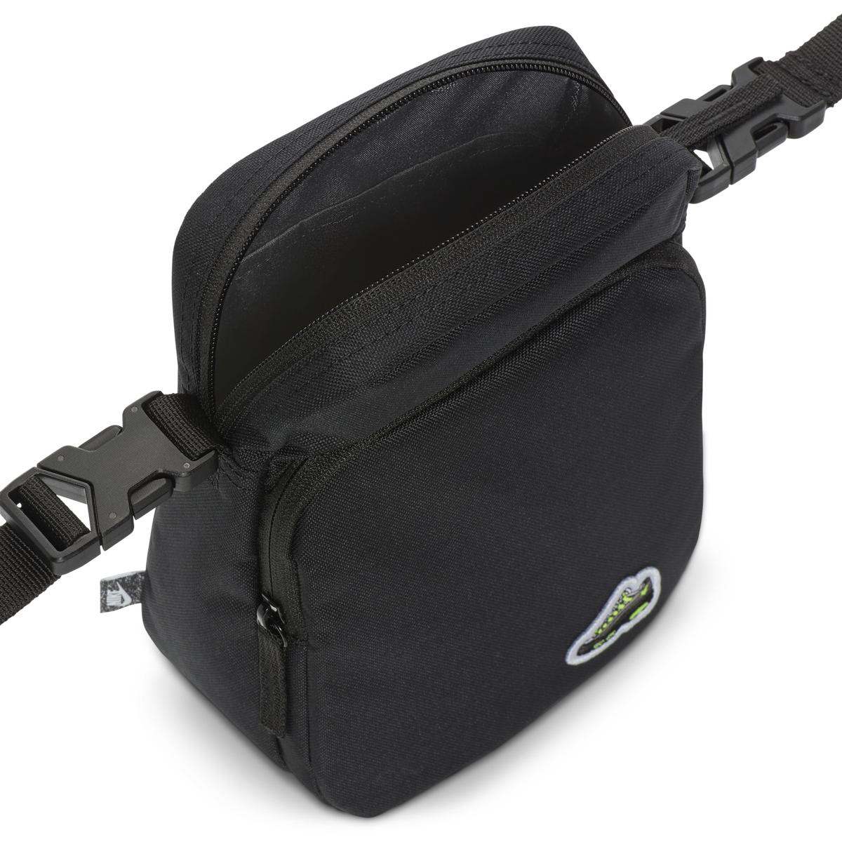 product/n/i/nike_hj8329-010_noir-noir-blanc_2.jpg