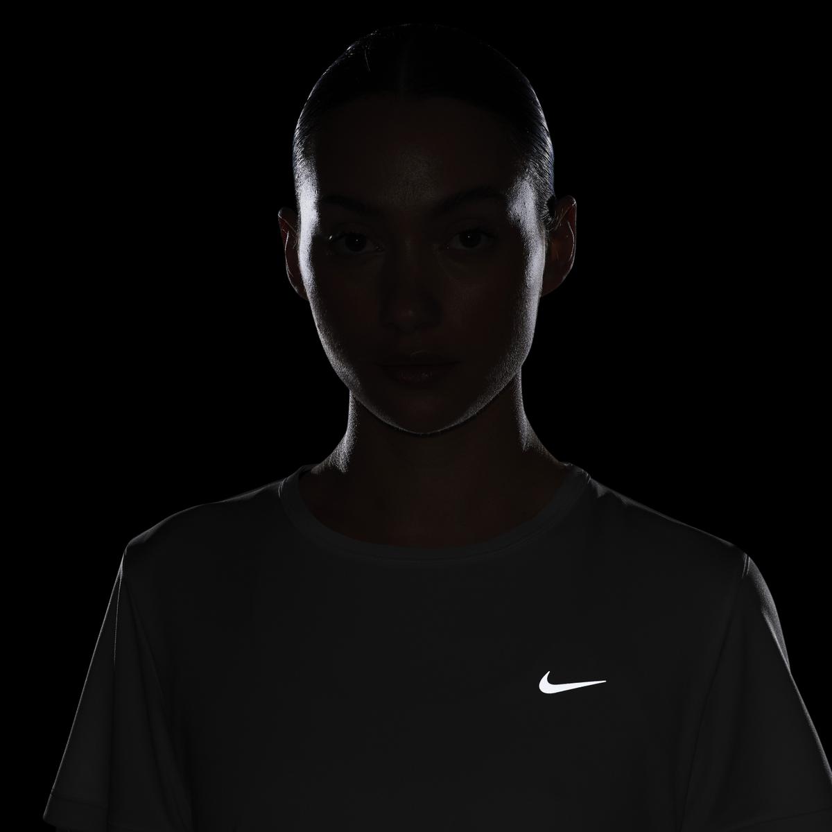 product/n/i/nike_hq0648-100_white-reflective-silv_3.jpg