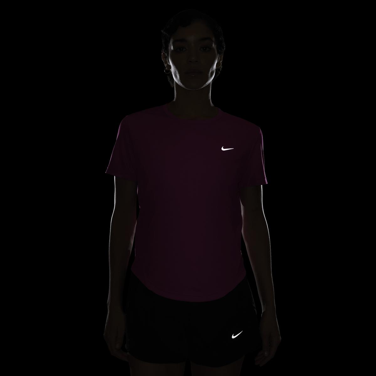 product/n/i/nike_hq0648-675_playful-pink-reflective-silv_6.jpg