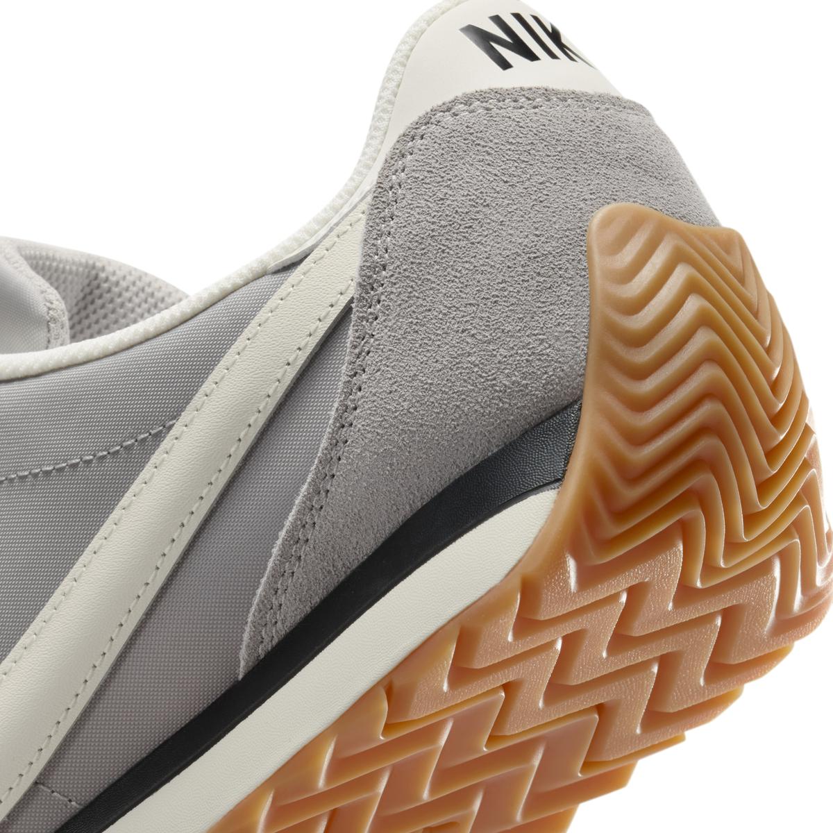 product/n/i/nike_hq2052-003_college-grey-sail-black-gum-yellow_1.jpg