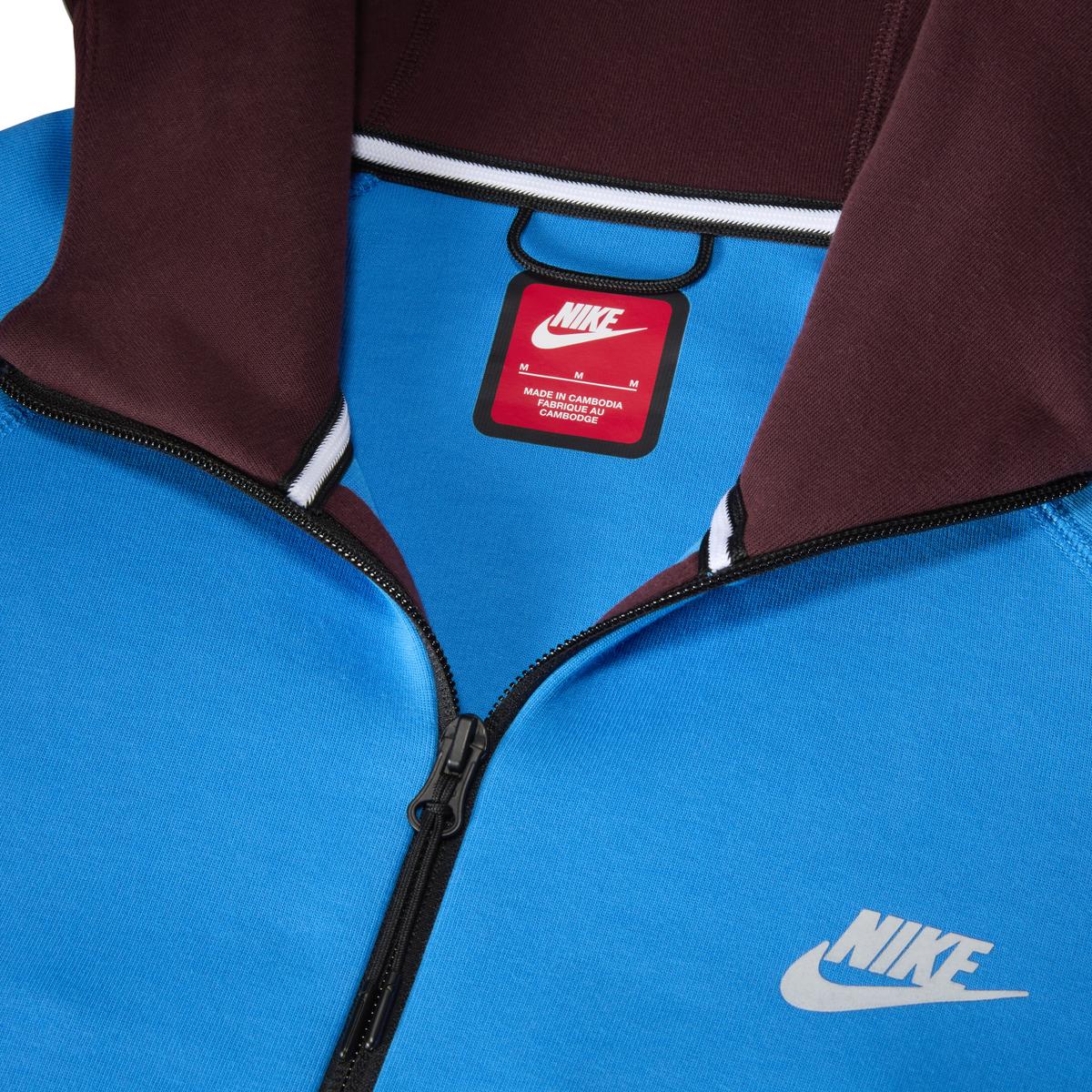 product/n/i/nike_hq3746-652_burgundy-crush-reflective-silv_1.jpg