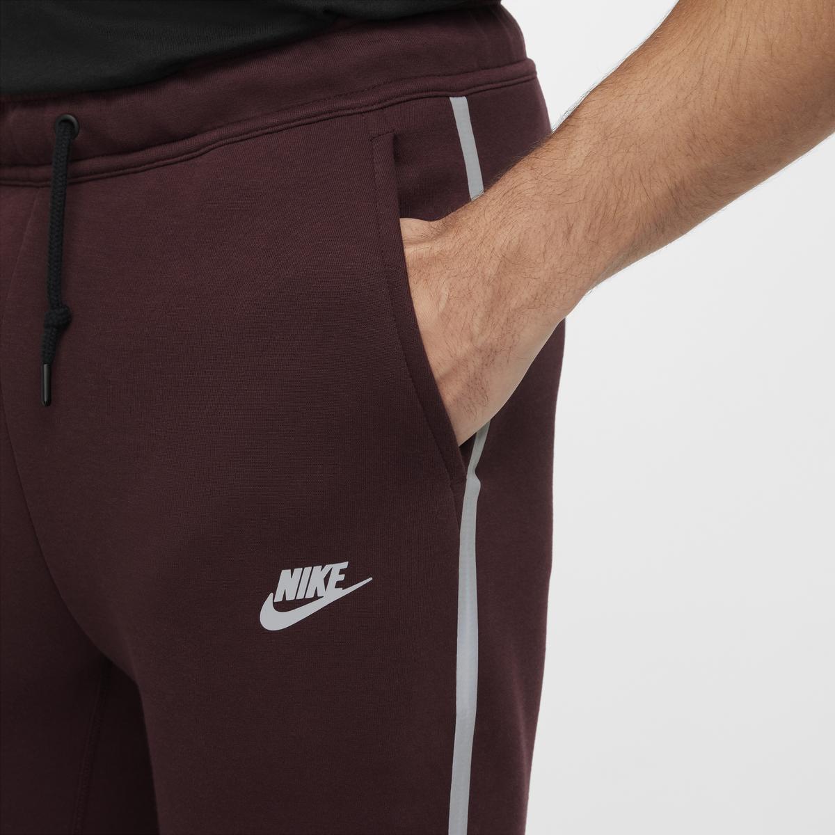 product/n/i/nike_hq3747-652_burgundy-crush-reflective-silv_4.jpg
