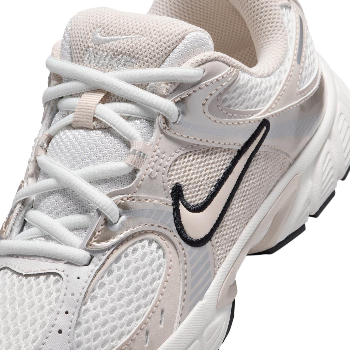 product/n/i/nike_hq6411-102-phsyd001.jpg
