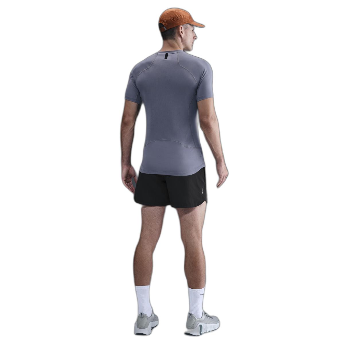 product/n/i/nike_hv0411-010_black-white_2.jpg