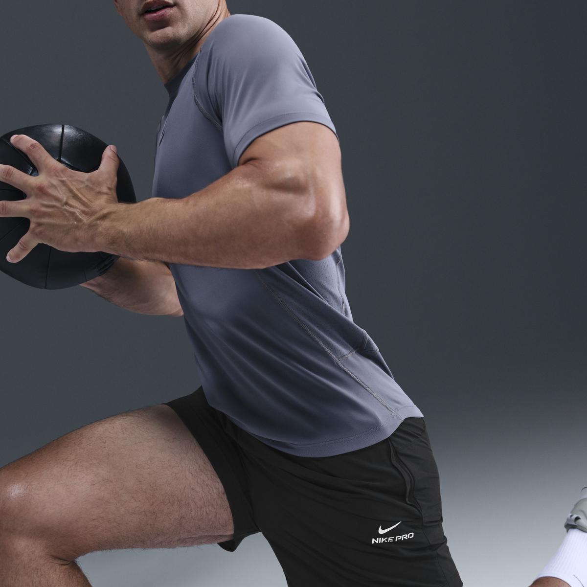 product/n/i/nike_hv0411-010_black-white_4.jpg