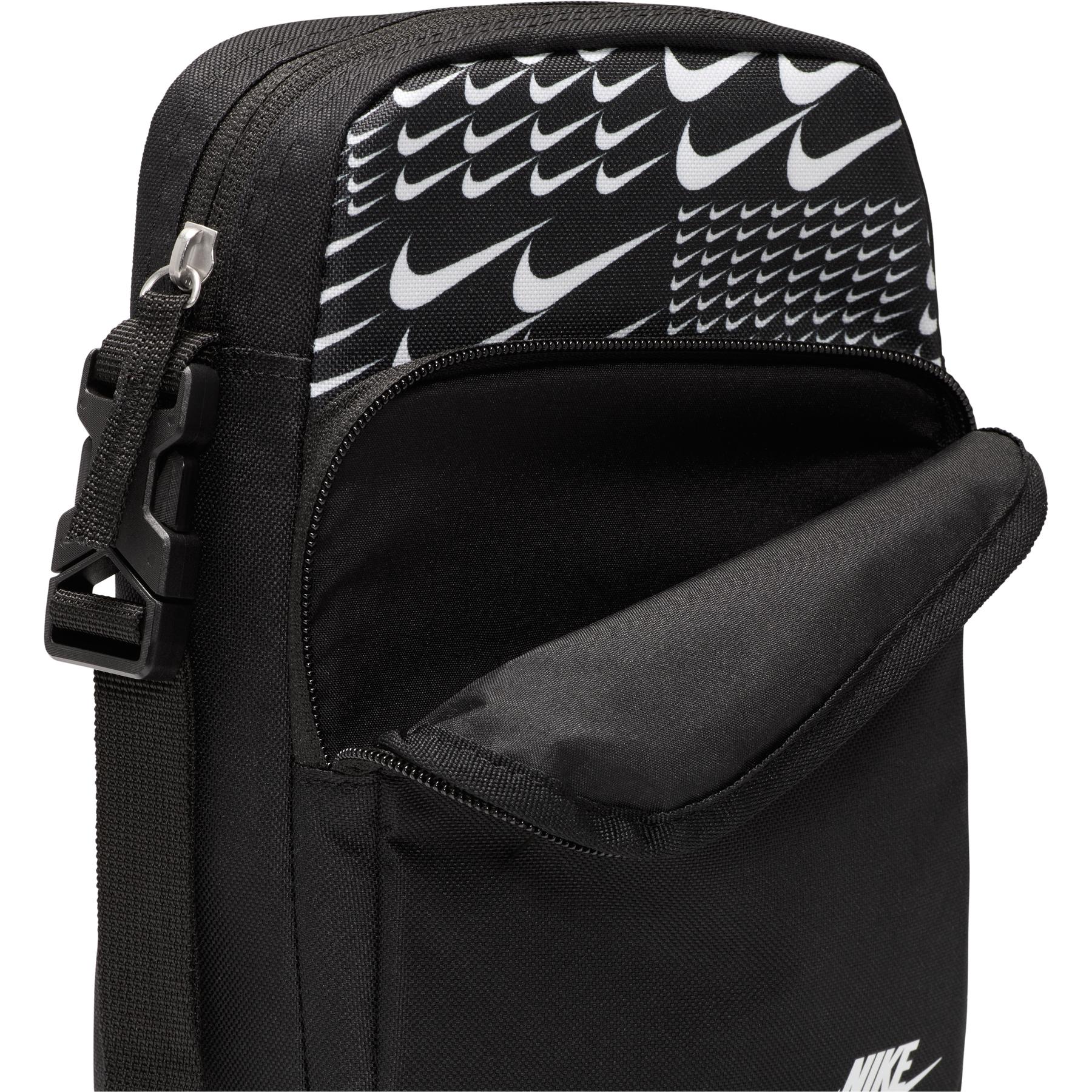 product/2/0/2025_08_nike_hj8359-010-phsyd003.jpg