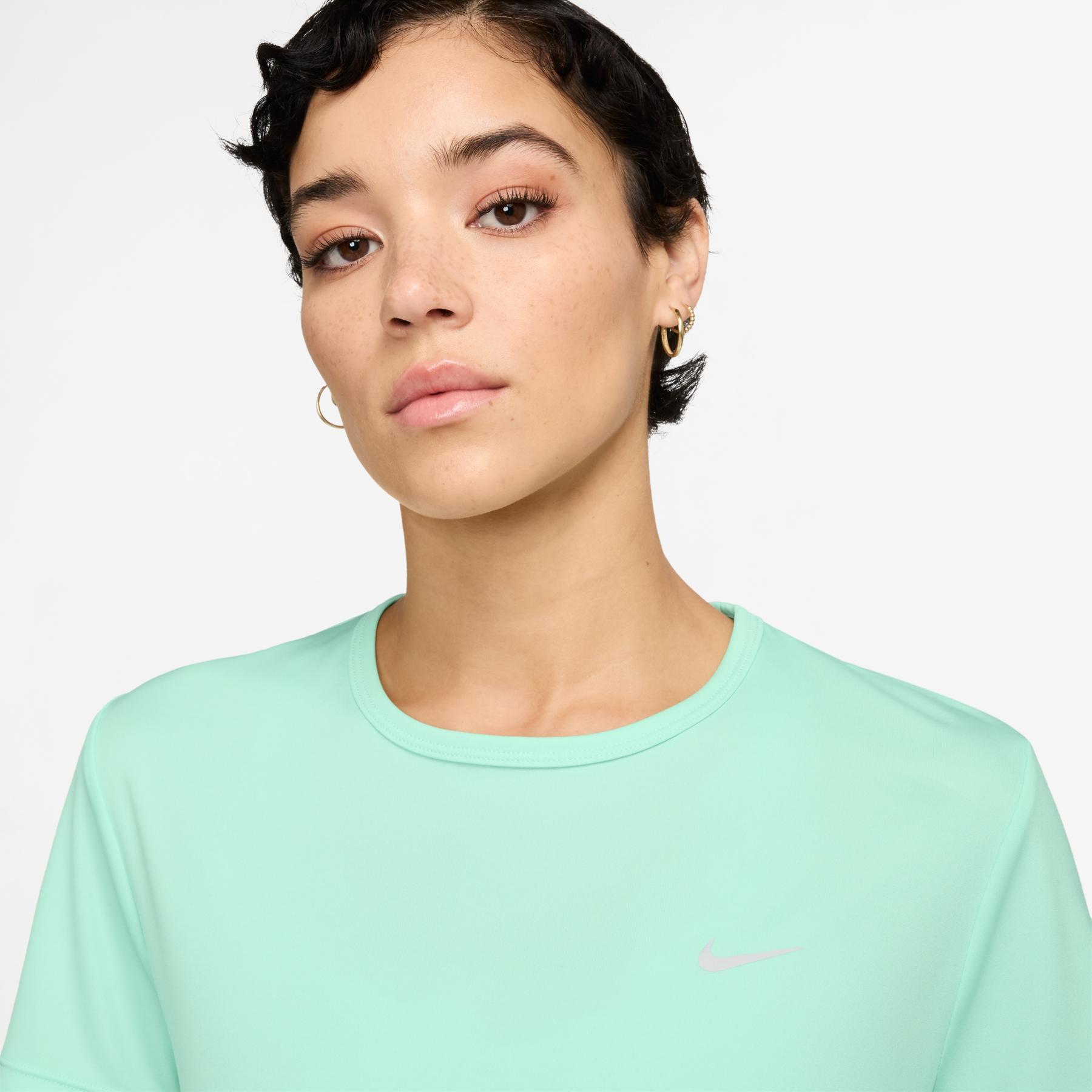 product/2/0/2025_08_nike_hq0648-353-phsym001.jpg