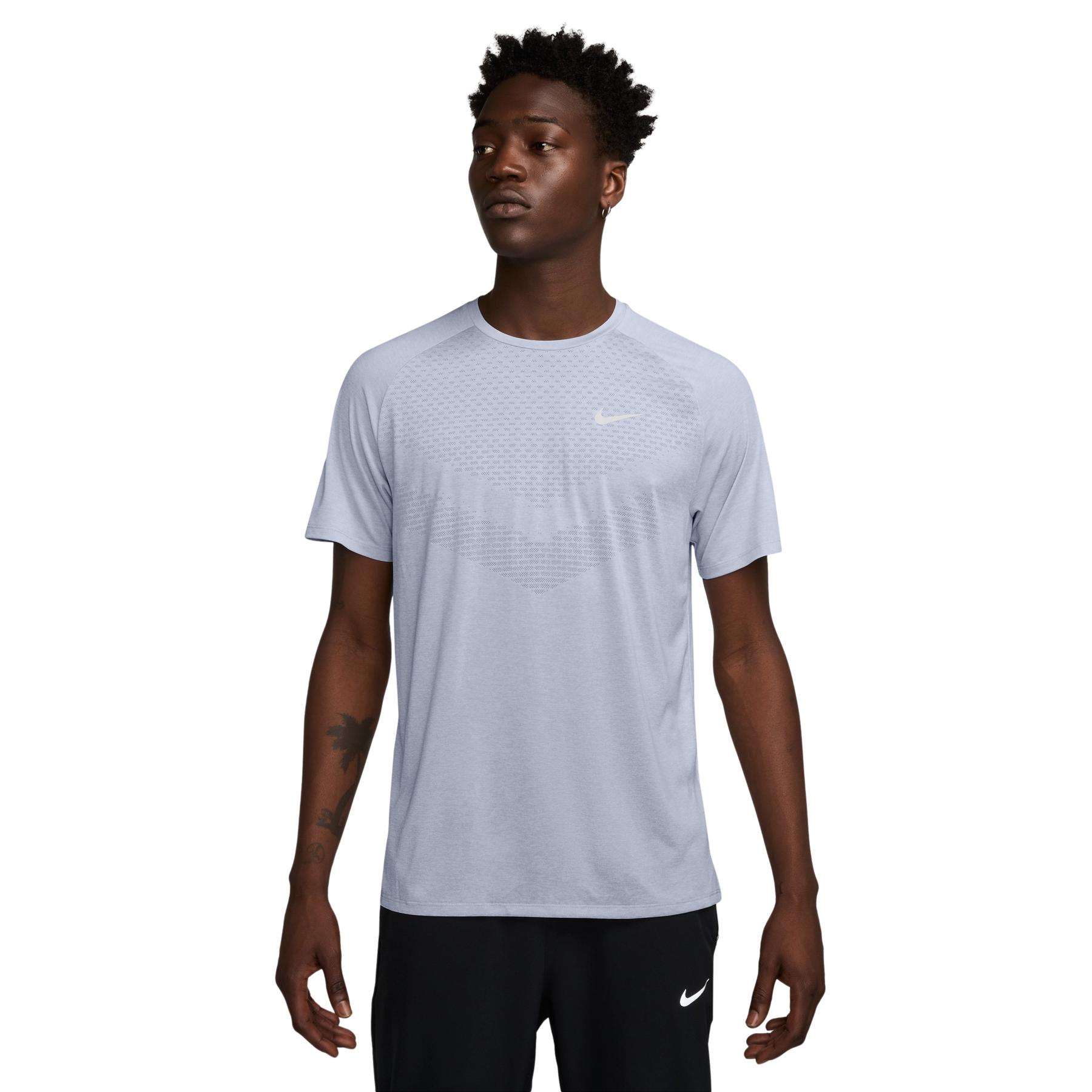 product/2/0/2025_08_nike_hv5203-057-phsfm001.jpg